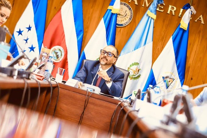 ernesto-castro-ley-del-agua-es-una-reivindicacion-historica-del-pueblo-salvadoreno-no-de-partidos-moribundos